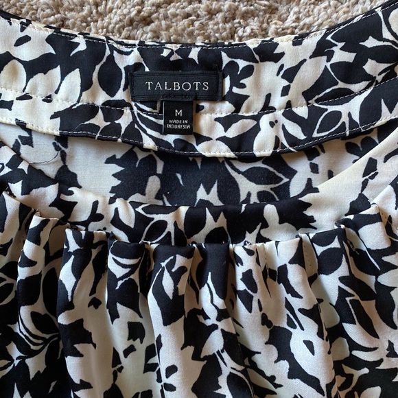 Beautiful black and white flowered top.  Well loved but in great condition. - Picture 2 of 3